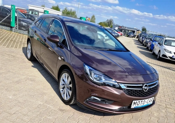 Opel Astra cena 38990 przebieg: 173000, rok produkcji 2016 z Stargard małe 667